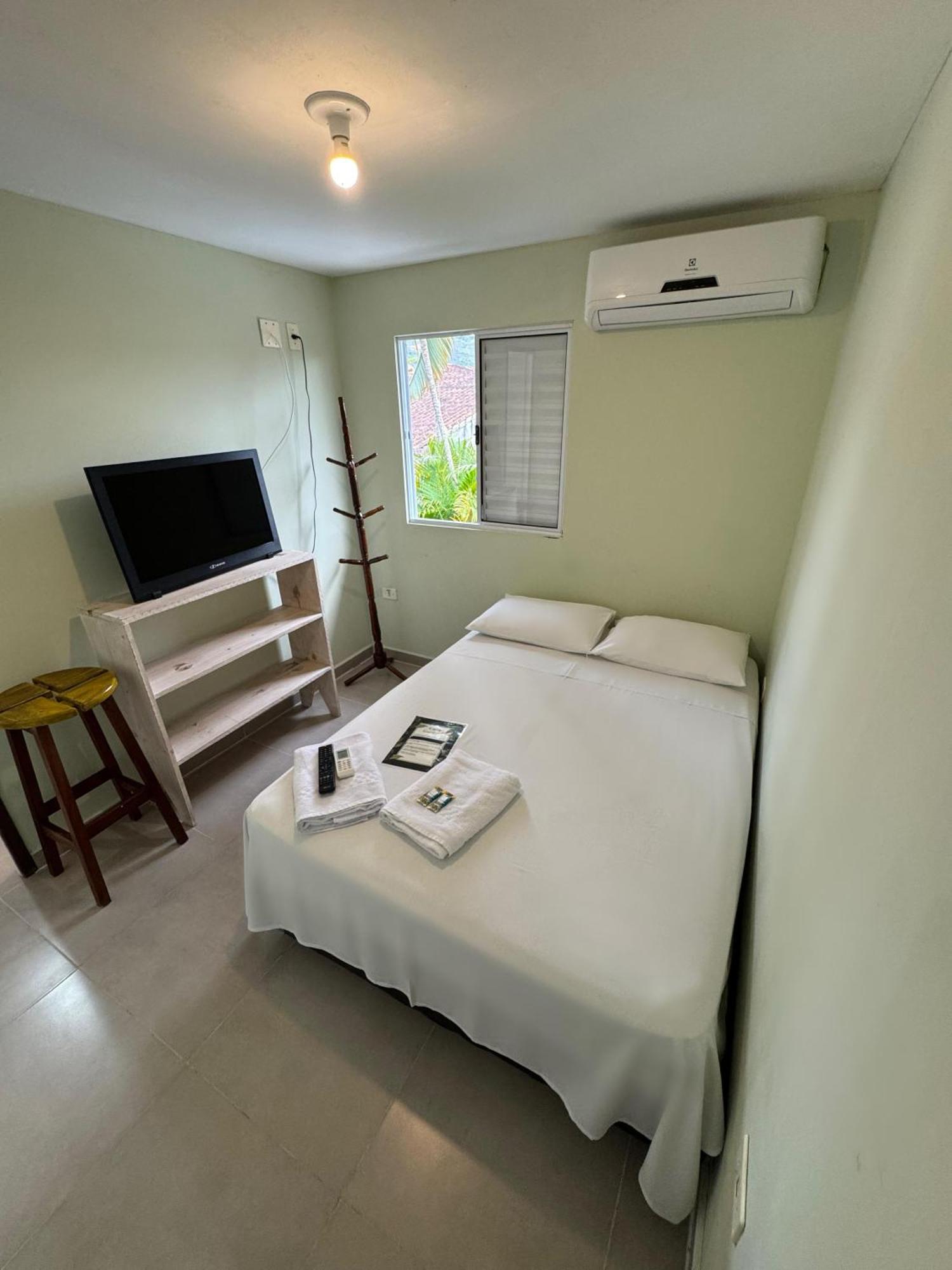 Pousada Casa Guntzel Juquehy - Piscina E Ar Condicionado ジュケイ 部屋 写真