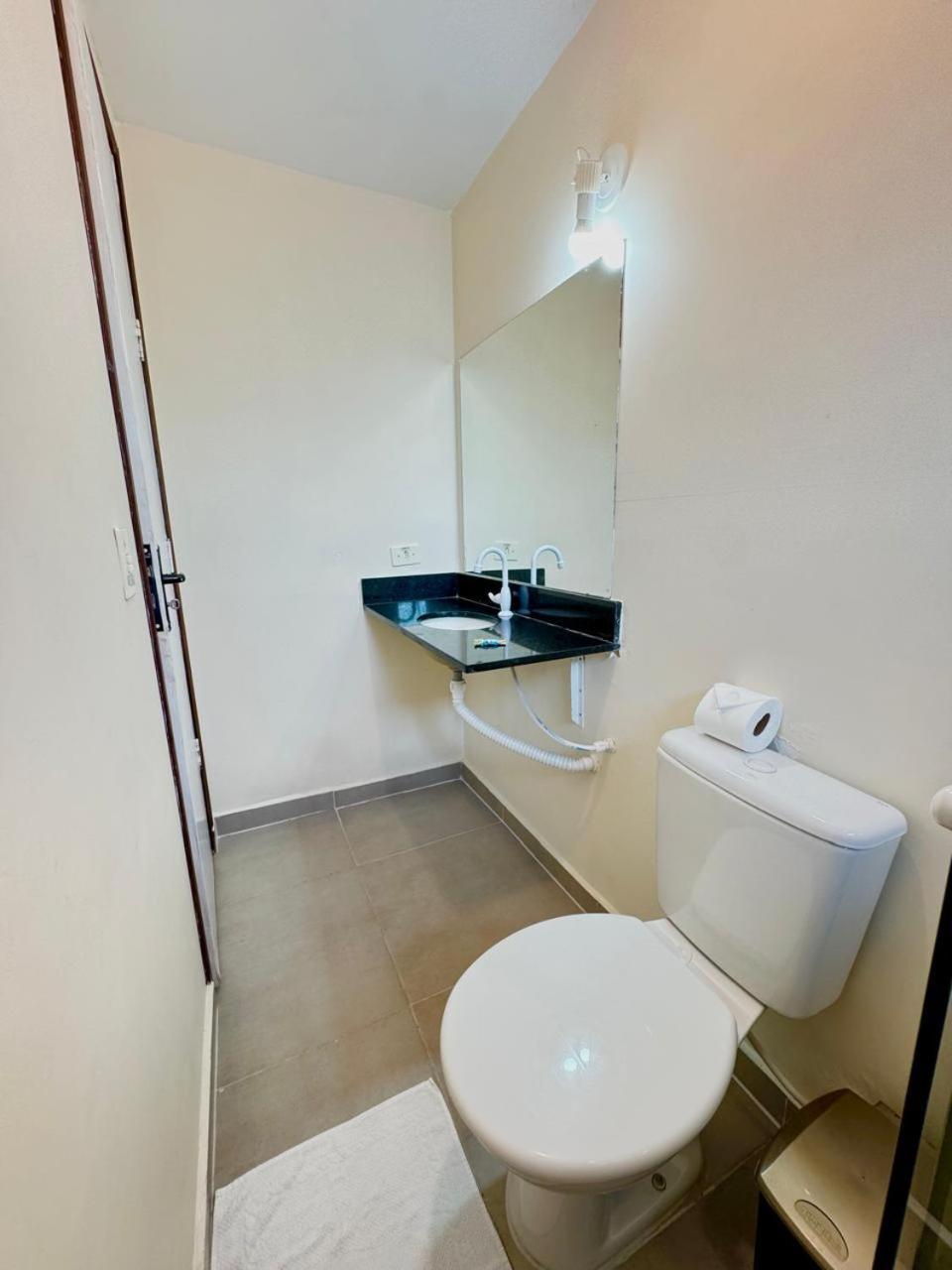 Pousada Casa Guntzel Juquehy - Piscina E Ar Condicionado ジュケイ 部屋 写真