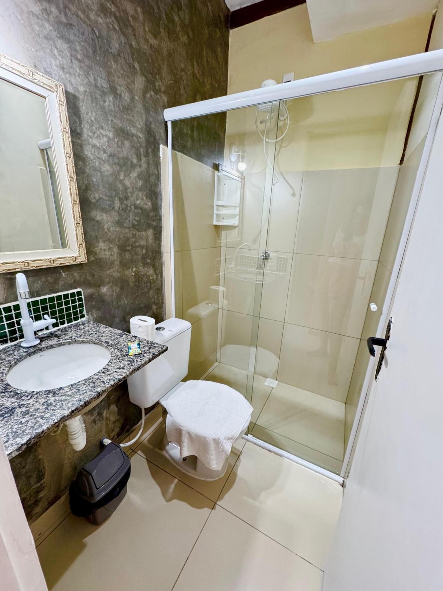 Pousada Casa Guntzel Juquehy - Piscina E Ar Condicionado ジュケイ 部屋 写真